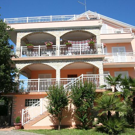Apartments And Rooms Njivice Εξωτερικό φωτογραφία