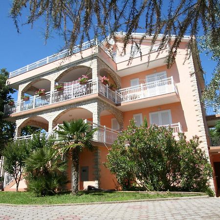 Apartments And Rooms Njivice Εξωτερικό φωτογραφία