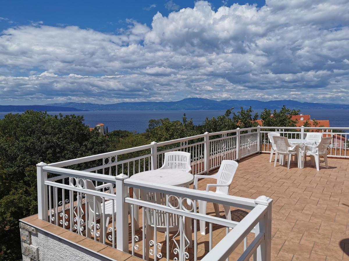 Apartments And Rooms Njivice Εξωτερικό φωτογραφία