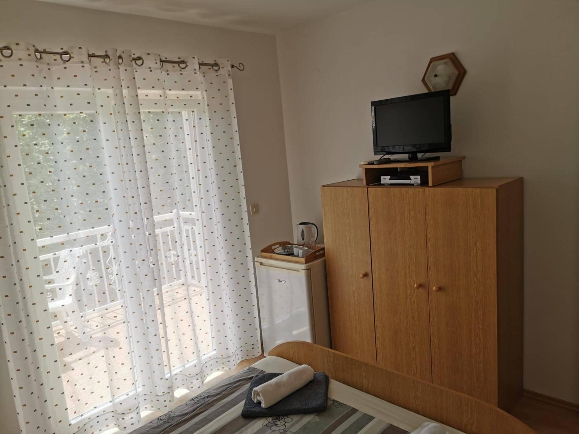 Apartments And Rooms Njivice Δωμάτιο φωτογραφία