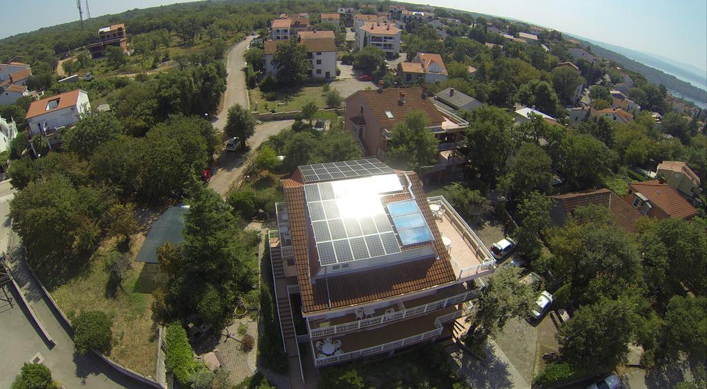 Apartments And Rooms Njivice Εξωτερικό φωτογραφία